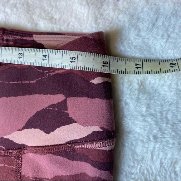 L.L. Bean Pink Tone Camo Boundless Performance Pocket Tights Size Large - Picture 8 of 10